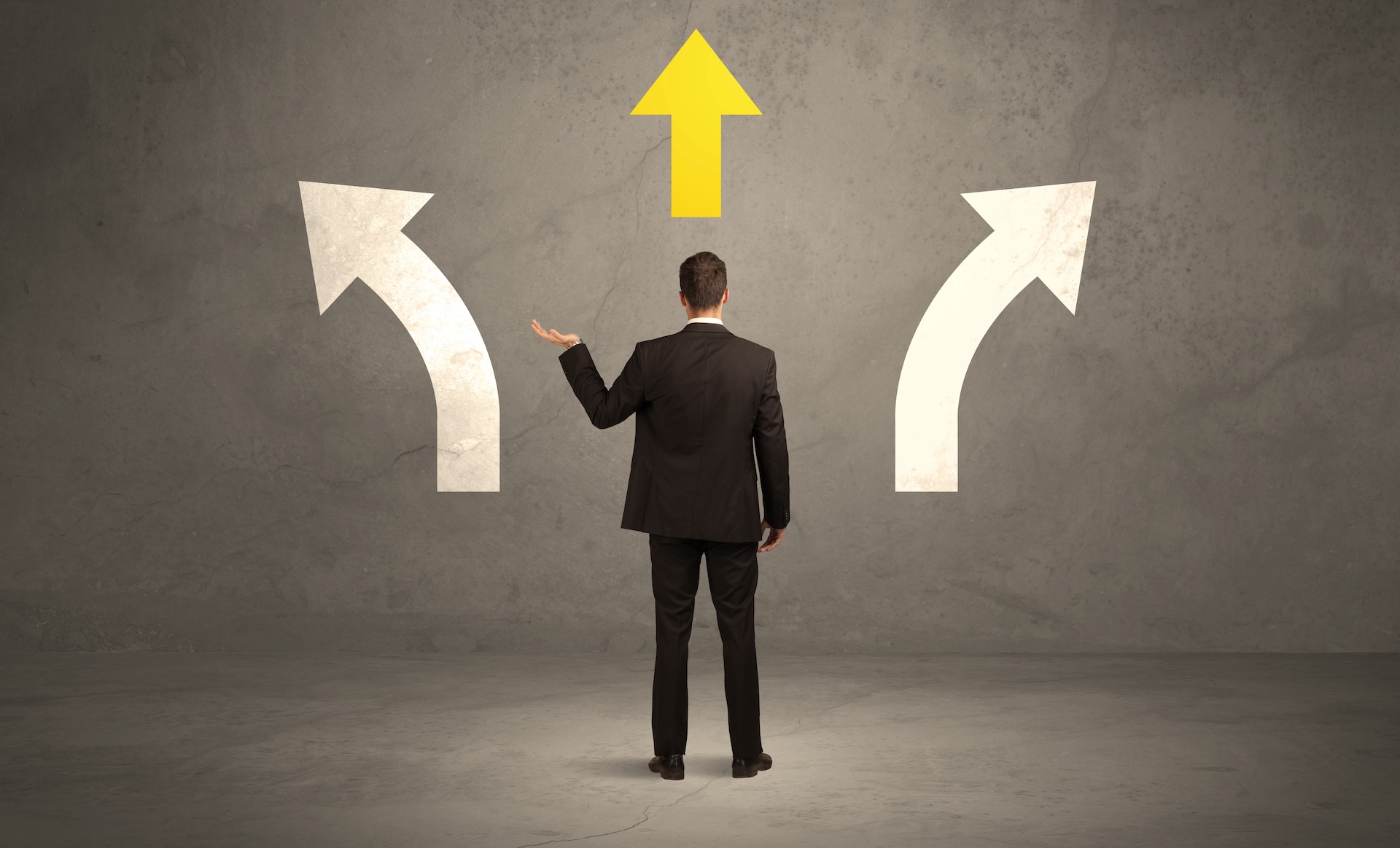 Comparativa conceptual entre un mentor empresarial, un coach ejecutivo y un consultor de negocios para Pymes.